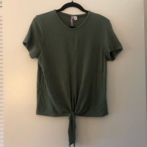 Francesca’s Alya Forest Green Tie Shirt - M
